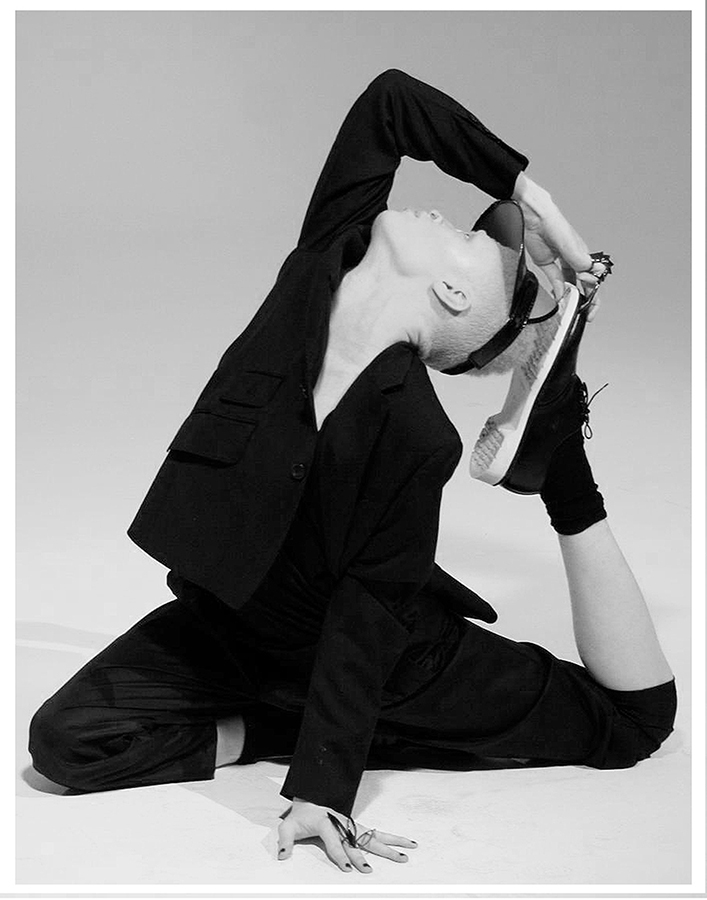C35-Mayes-A1-Shaun Ross Voguing BW